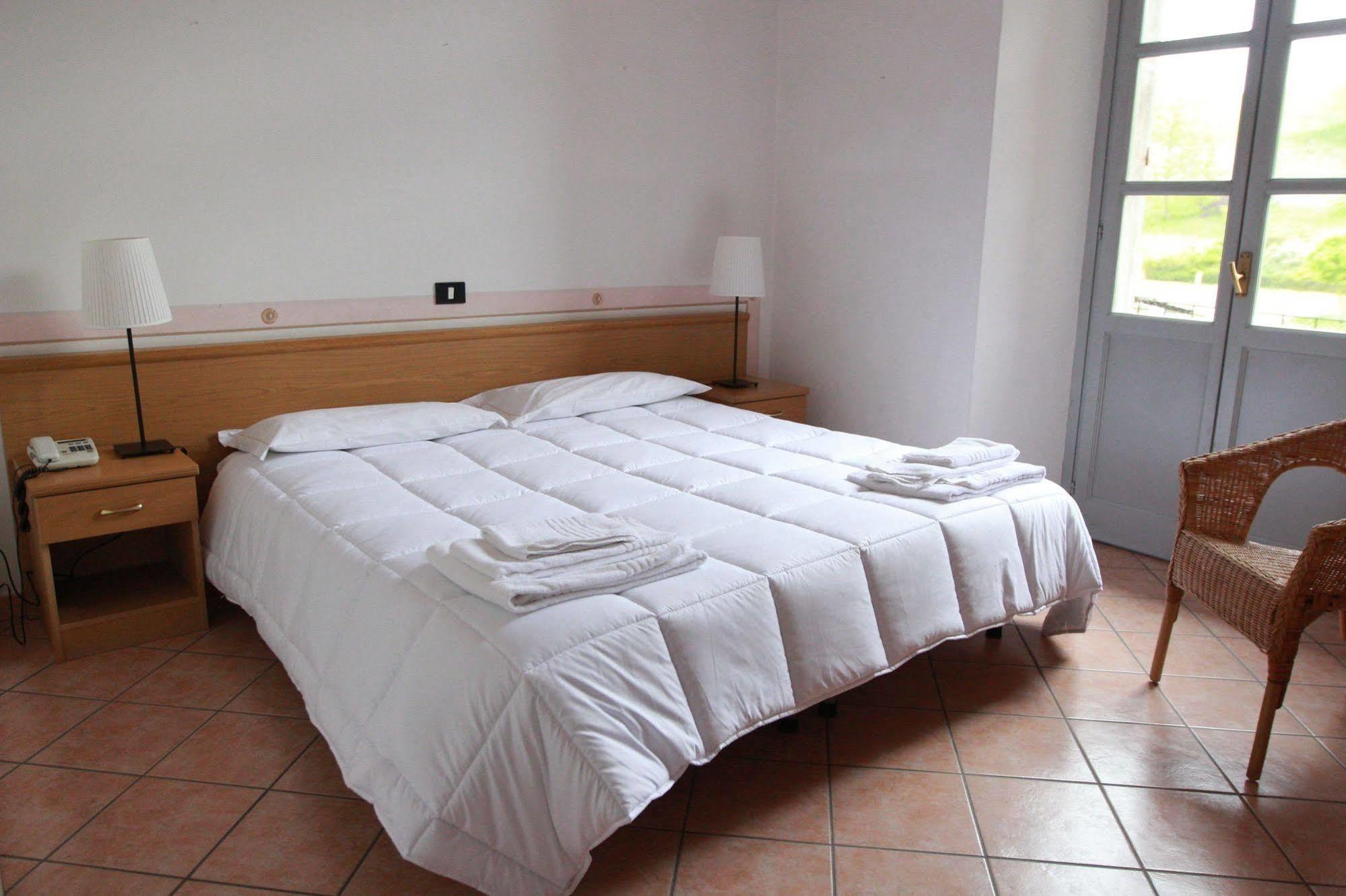 Hotel Portici Vicoforte Extérieur photo