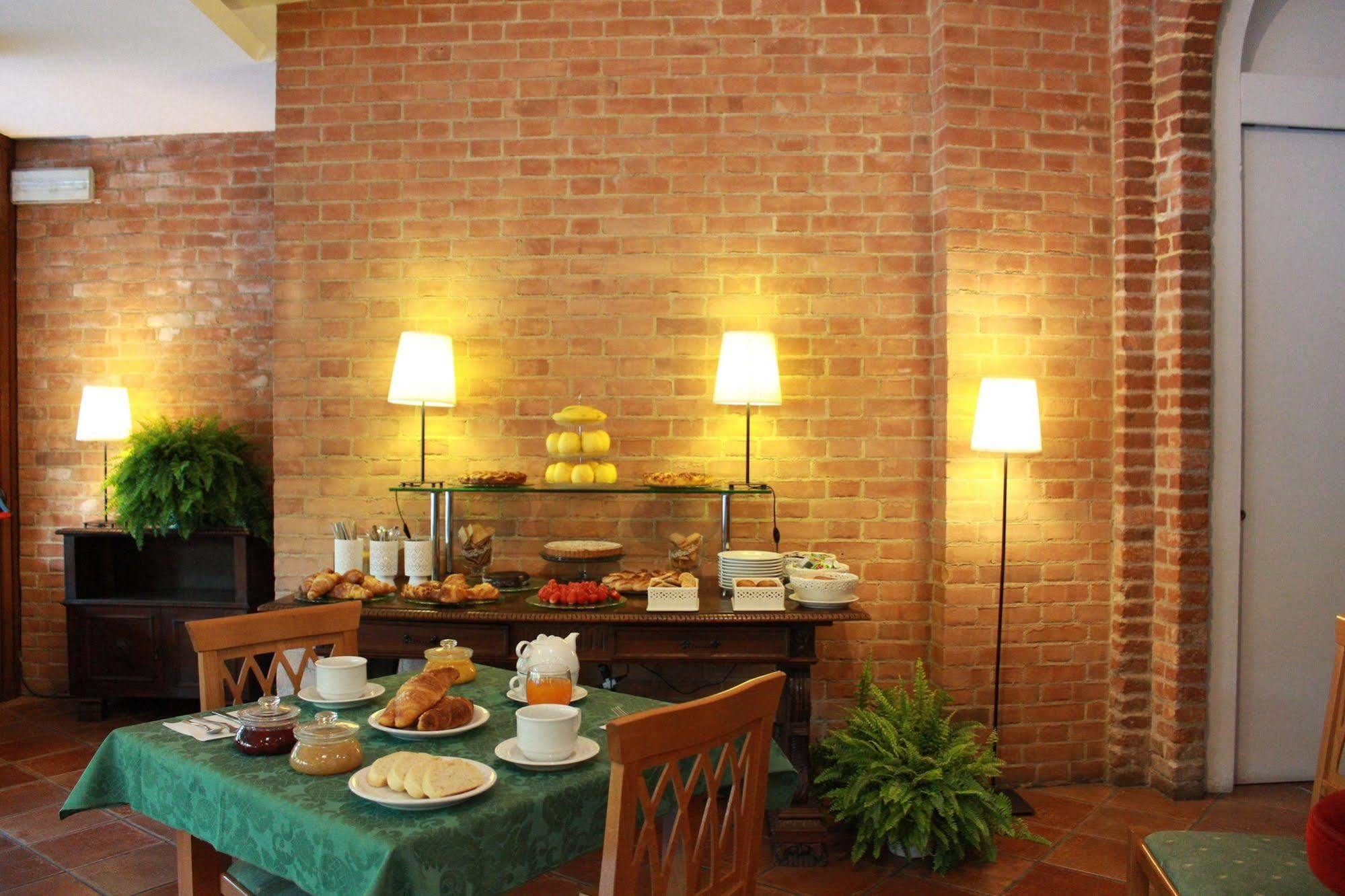 Hotel Portici Vicoforte Extérieur photo